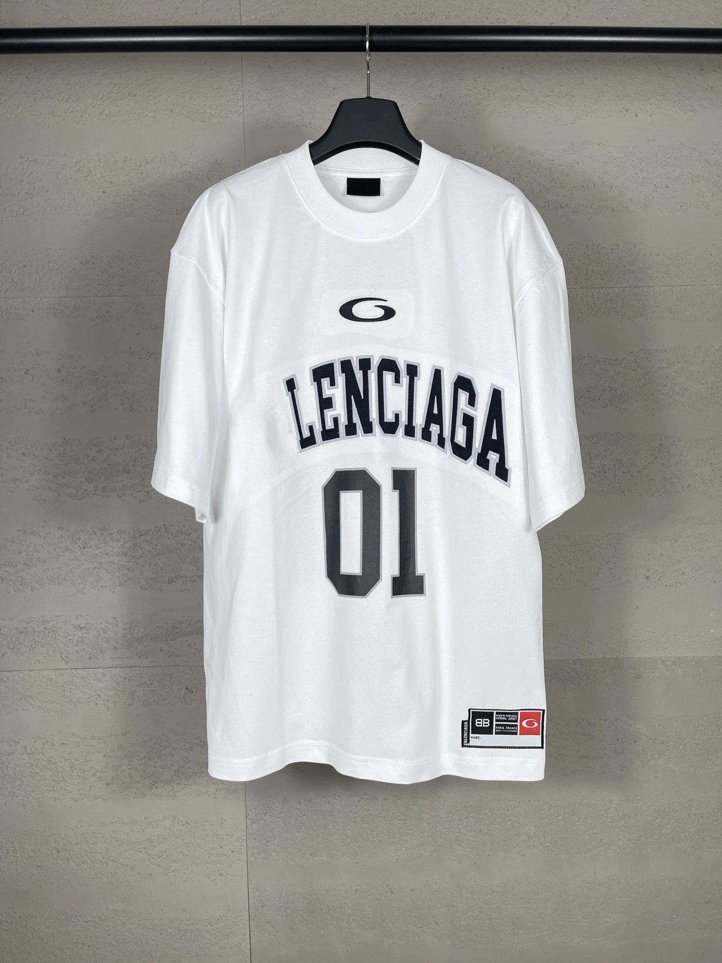 Balenciaga black T-shirt in casual streetwear style - Image 3