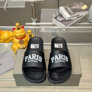 Balenciaga slides black