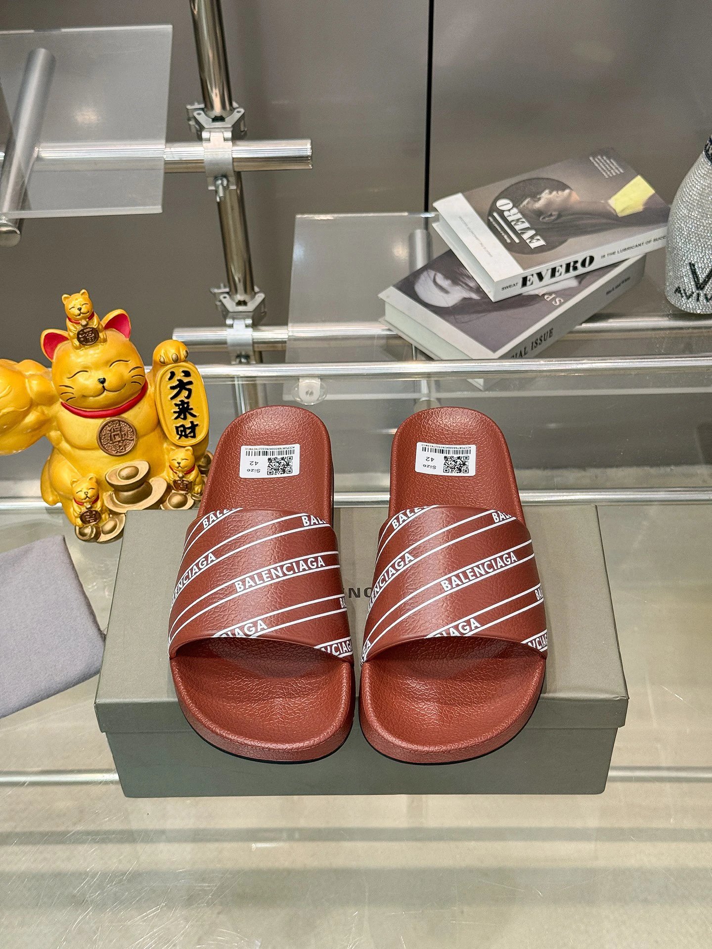 Balenciaga slides orange