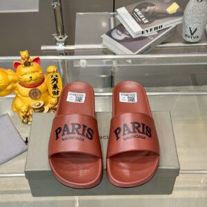 Balenciaga slides pink