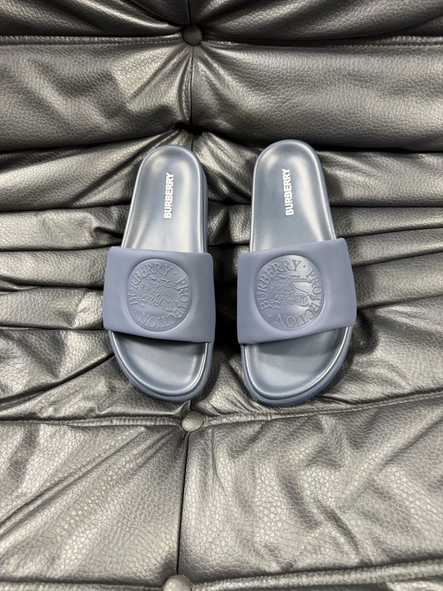 Burberry slides gray