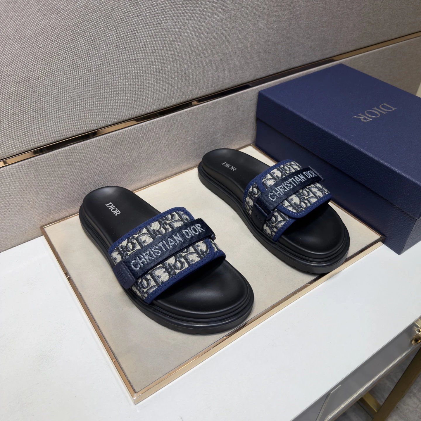Dior slides black