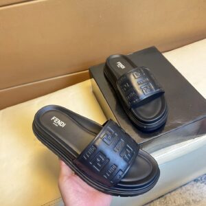 Fendi slides black