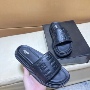 Fendi slides black
