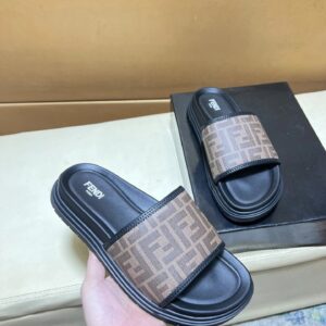 Fendi slides black