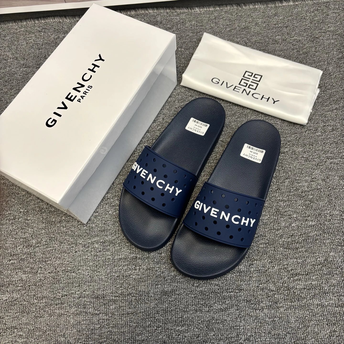 Givenchy slides black