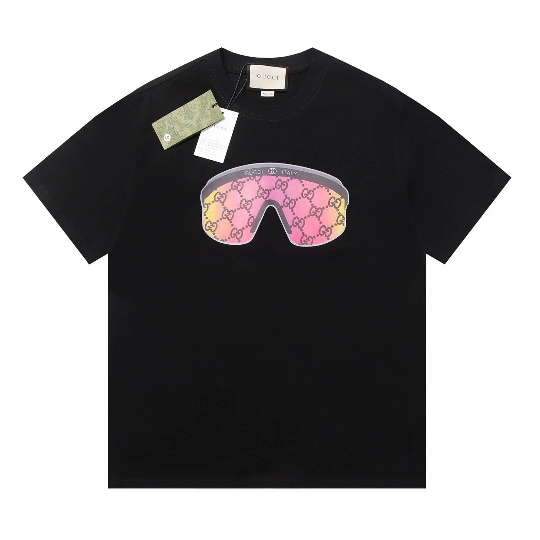 Gucci black T-shirt in casual streetwear style