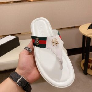 Gucci slides white