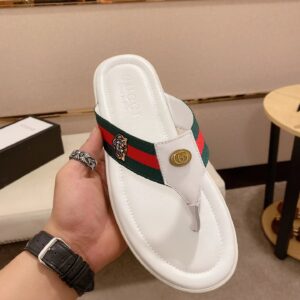 Gucci slides white