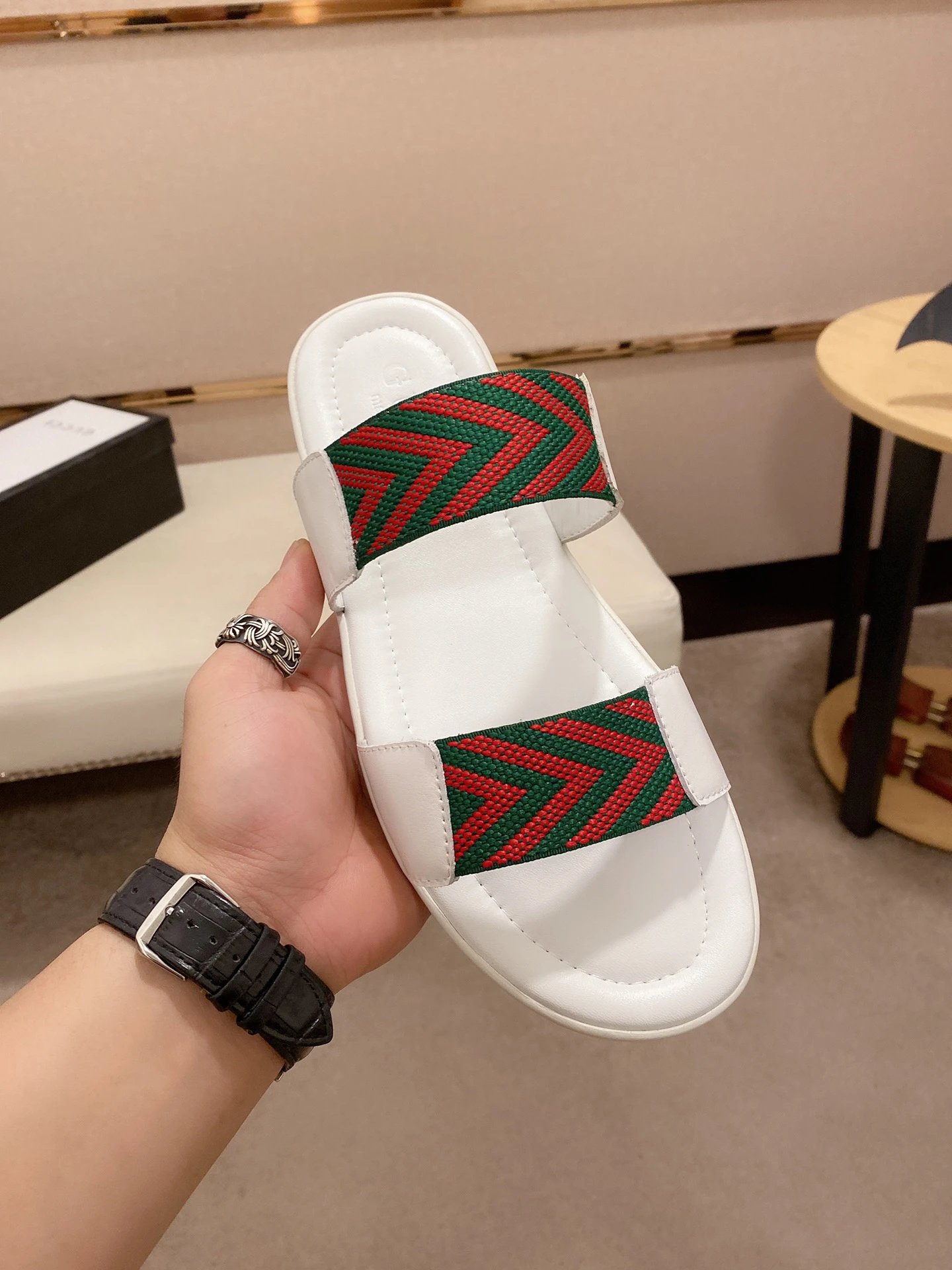Gucci slides white