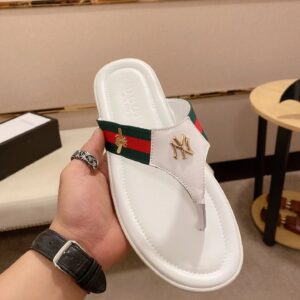 Gucci slides white