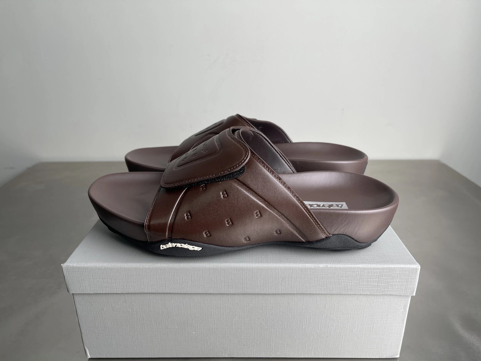 Louis Vuitton slides brown