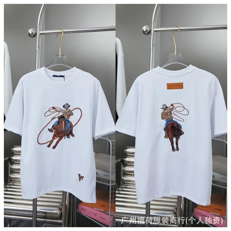 Louis Vuitton check gray T-shirt in casual streetwear style - Image 2