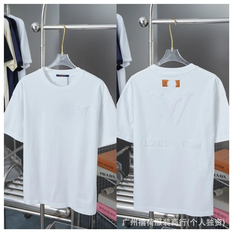 Louis Vuitton check gray T-shirt in casual streetwear style - Image 12