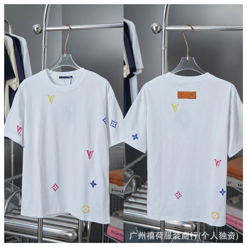 Louis Vuitton check gray T-shirt in casual streetwear style - Image 15