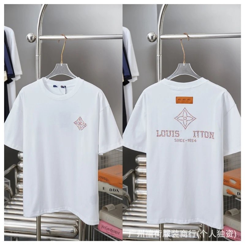Louis Vuitton check gray T-shirt in casual streetwear style - Image 17