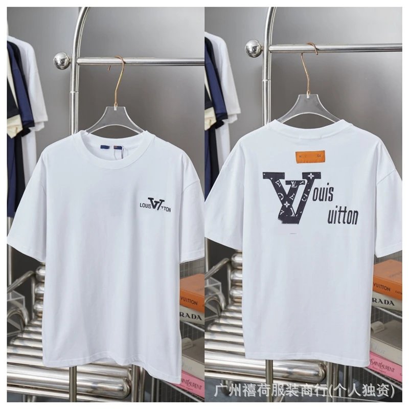 Louis Vuitton check gray T-shirt in casual streetwear style - Image 19