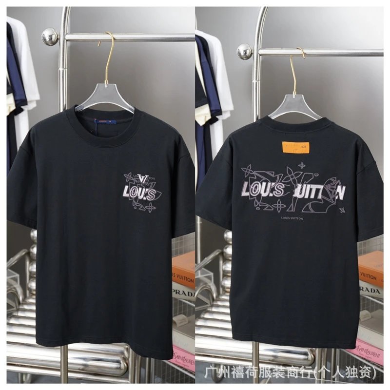 Louis Vuitton check gray T-shirt in casual streetwear style - Image 23
