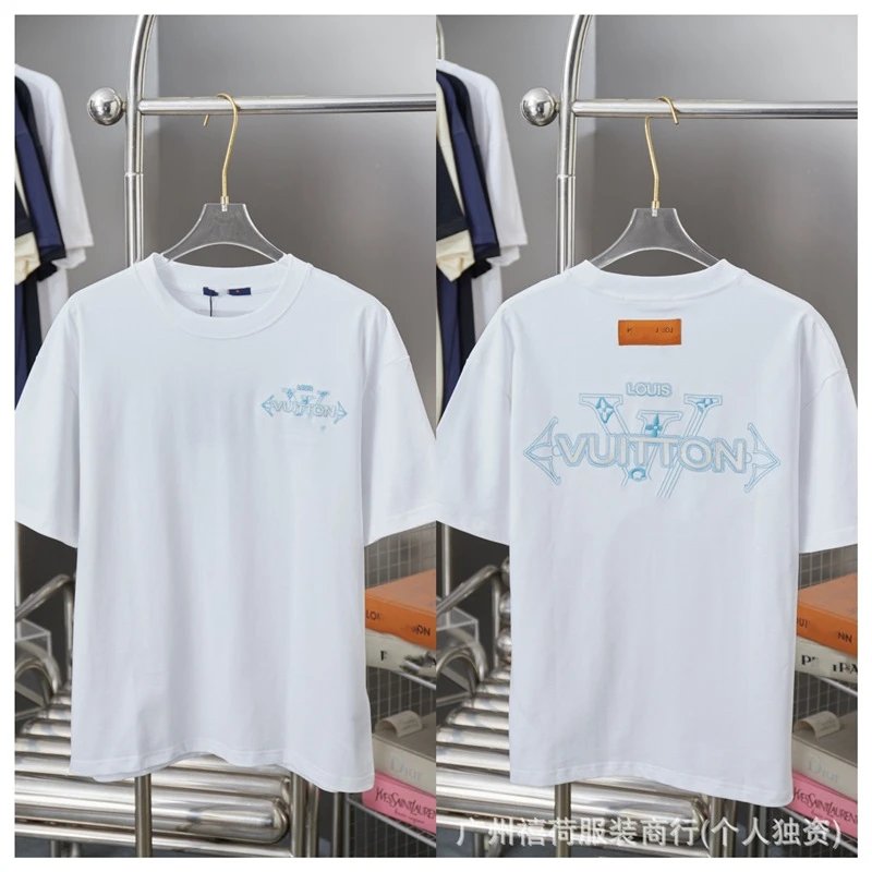 Louis Vuitton check gray T-shirt in casual streetwear style - Image 24