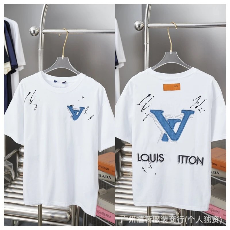 Louis Vuitton check gray T-shirt in casual streetwear style - Image 28