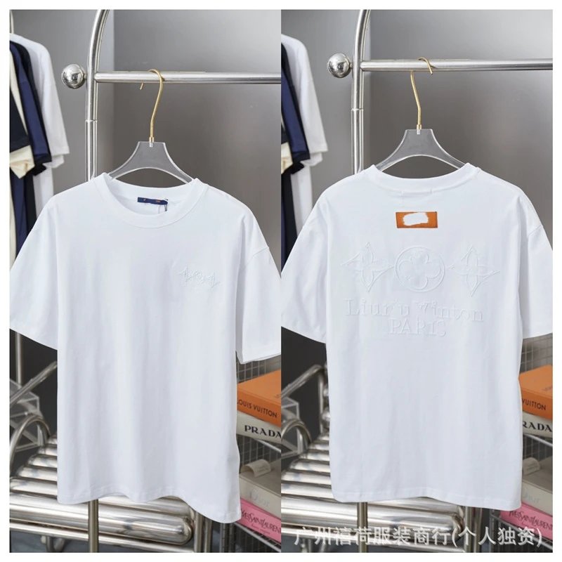 Louis Vuitton check gray T-shirt in casual streetwear style - Image 32