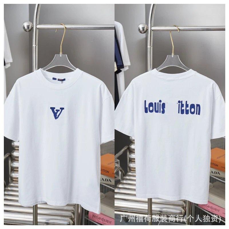 Louis Vuitton check gray T-shirt in casual streetwear style - Image 34
