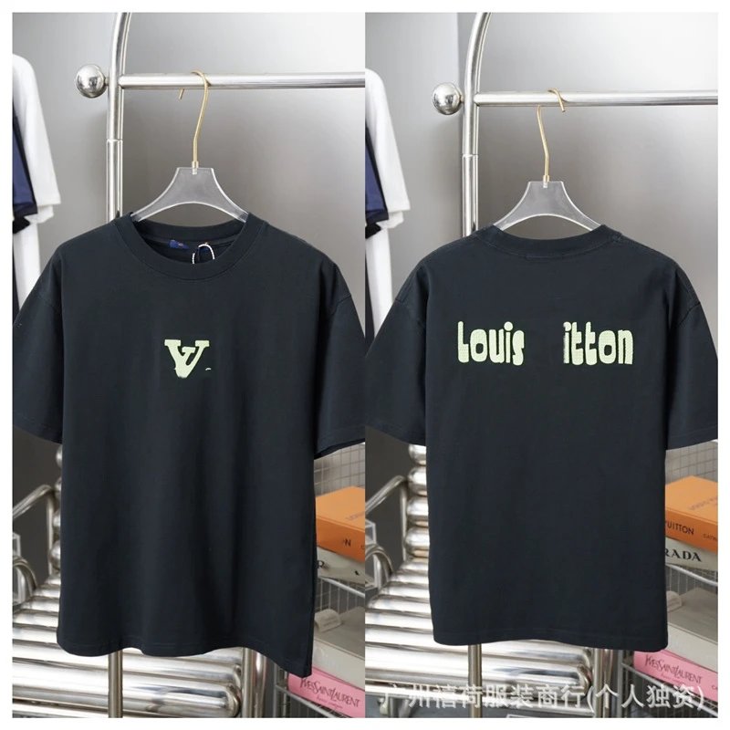 Louis Vuitton check gray T-shirt in casual streetwear style - Image 35
