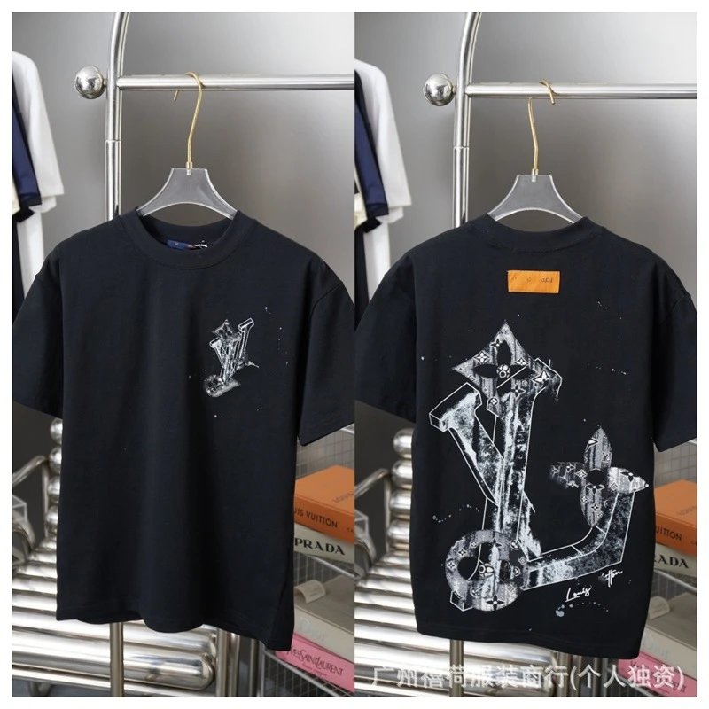 Louis Vuitton check gray T-shirt in casual streetwear style - Image 39