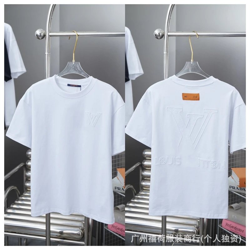 Louis Vuitton check gray T-shirt in casual streetwear style - Image 6