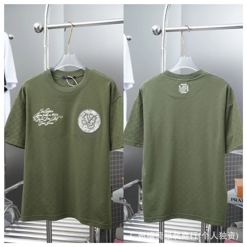 Louis Vuitton check gray T-shirt in casual streetwear style - Image 7