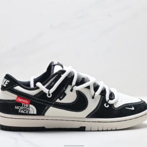 Nike sneakers black