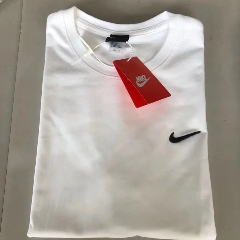 Nike multicolor T-shirt collection - Image 2