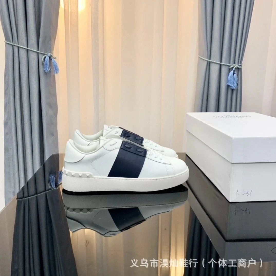 Valentino black sneakers in classic athletic style - Image 3
