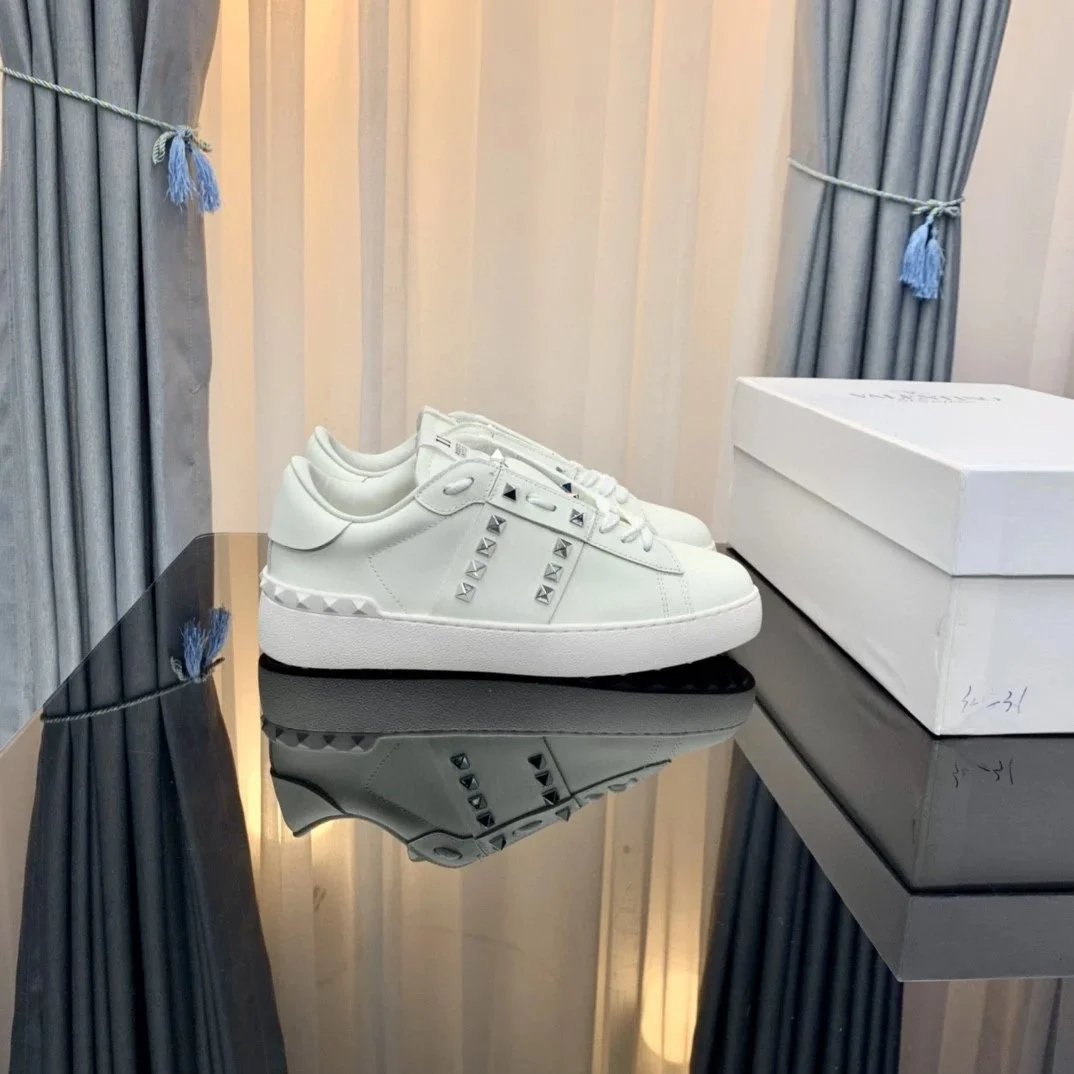 Valentino black sneakers in classic athletic style - Image 11