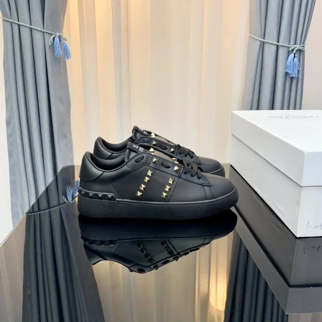 Valentino black sneakers in classic athletic style - Image 14