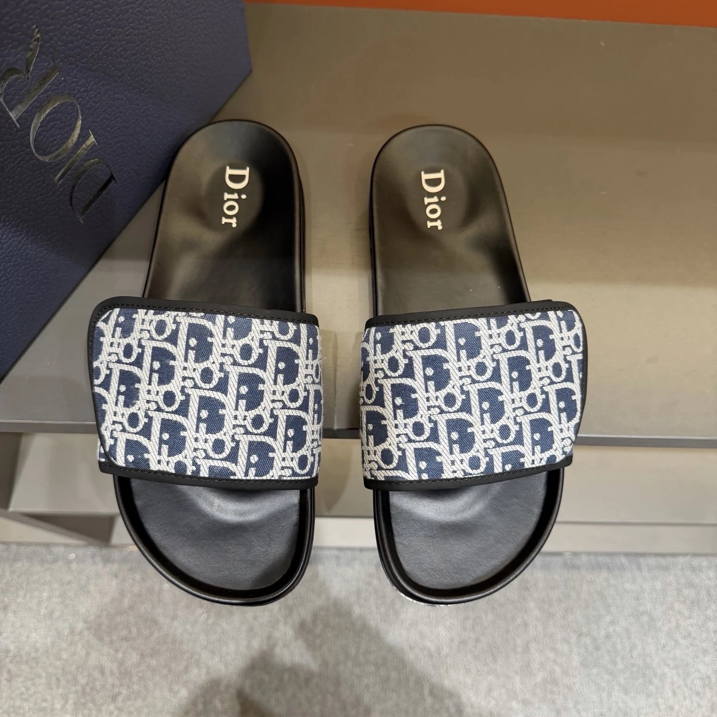 Dior slides black