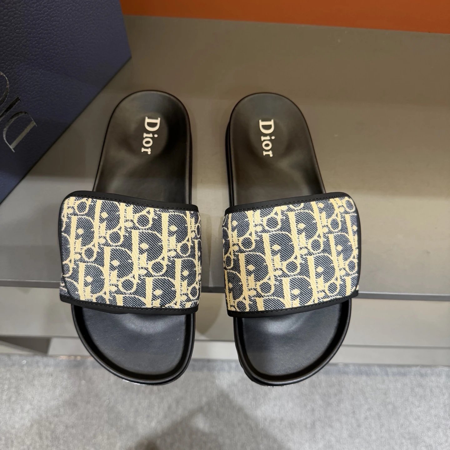 Dior slides black
