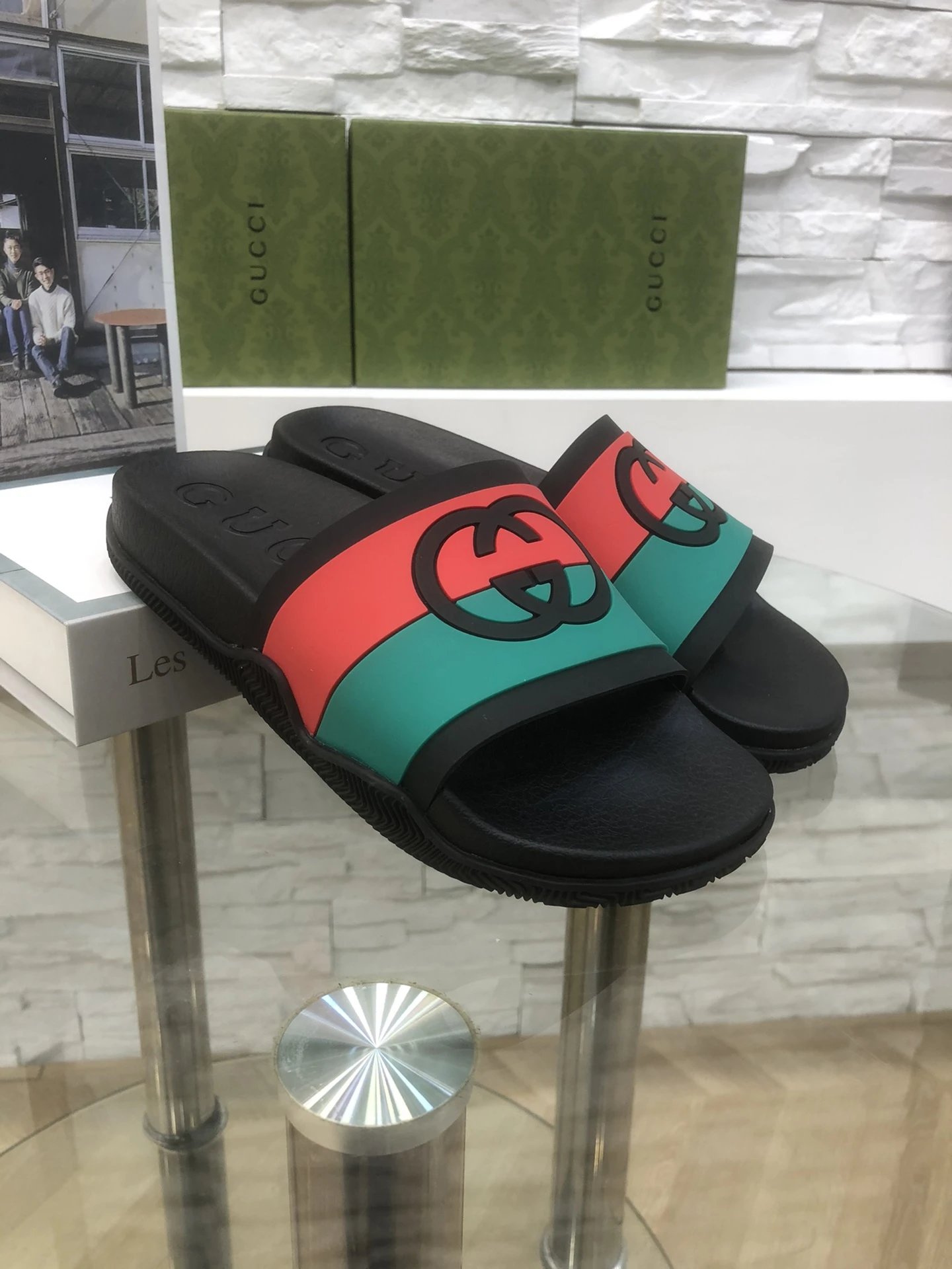 Gucci slides black