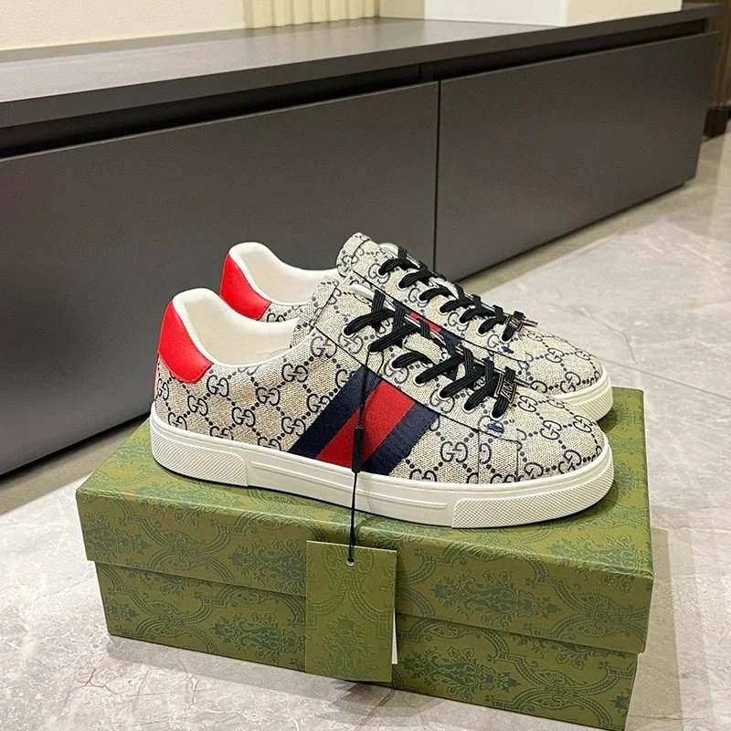 Gucci gray sneakers in classic athletic style - Image 5