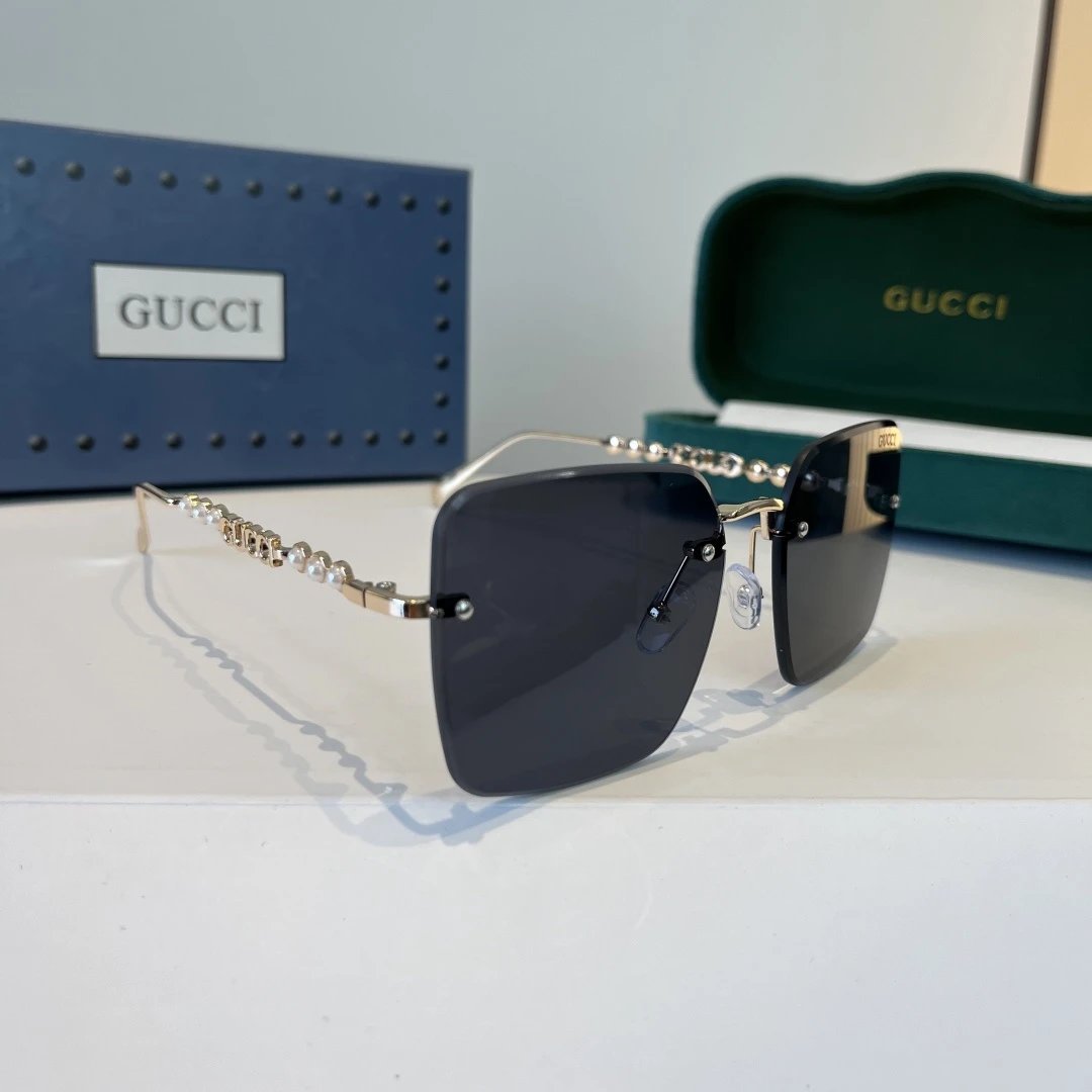 Gucci sunglasses white