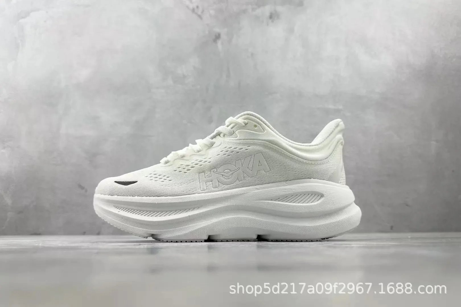 Hoka Bondi gray sneakers in classic athletic style - Image 3