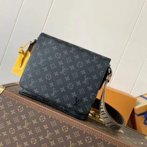 Louis Vuitton bag black
