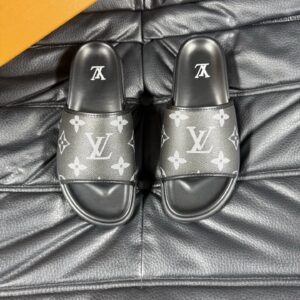 Louis Vuitton slides black