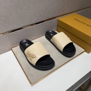 Louis Vuitton slides black