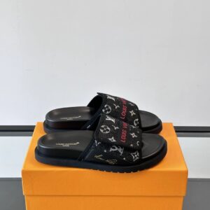 Louis Vuitton slides black