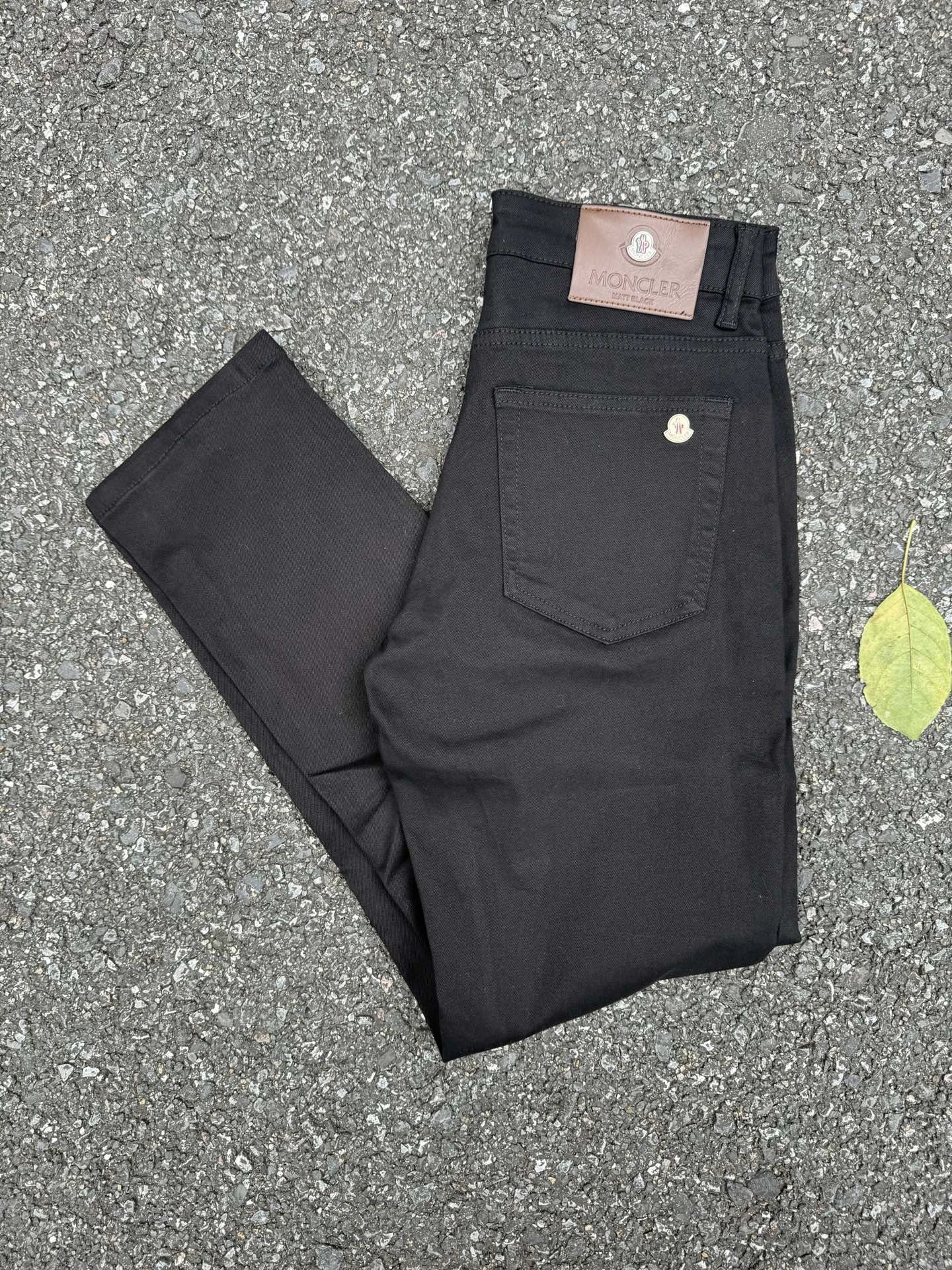 Moncler casual pants black