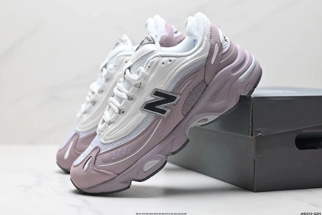 New Balance gray sneakers in classic athletic style - Image 2