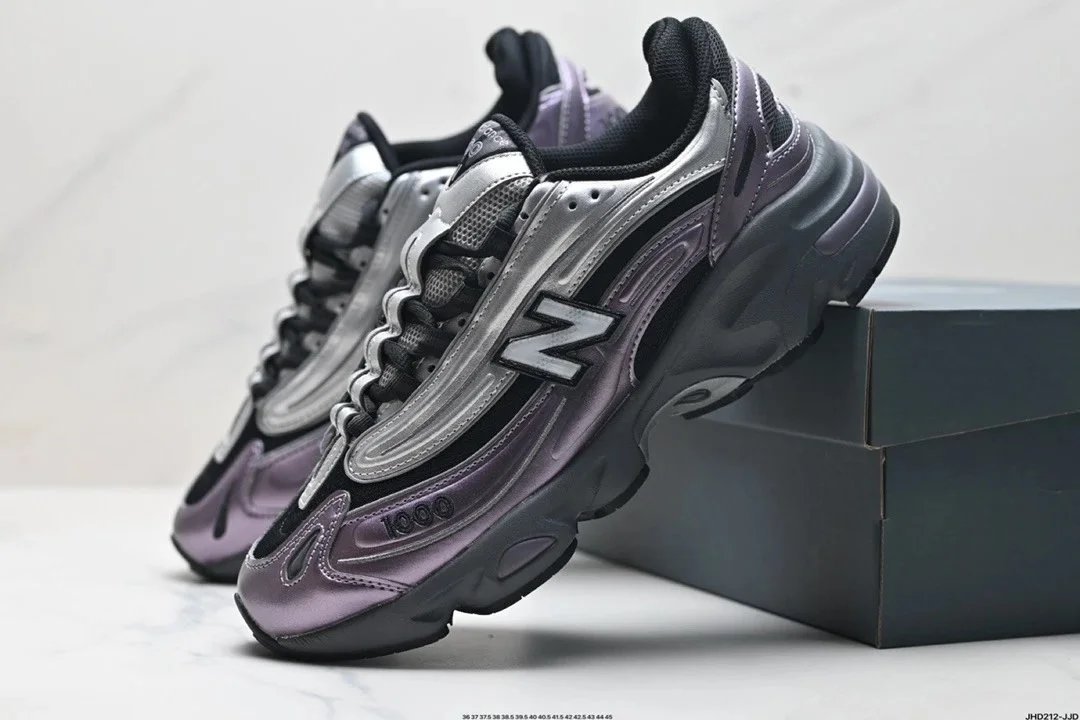 New Balance gray sneakers in classic athletic style - Image 11