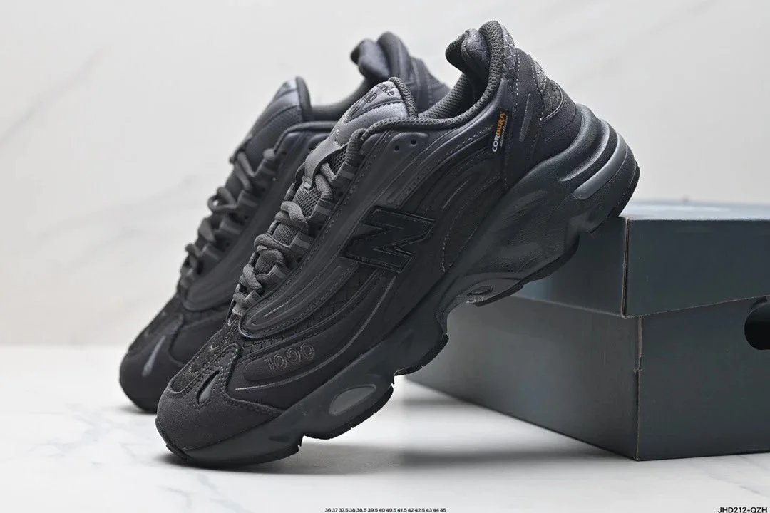 New Balance gray sneakers in classic athletic style - Image 14