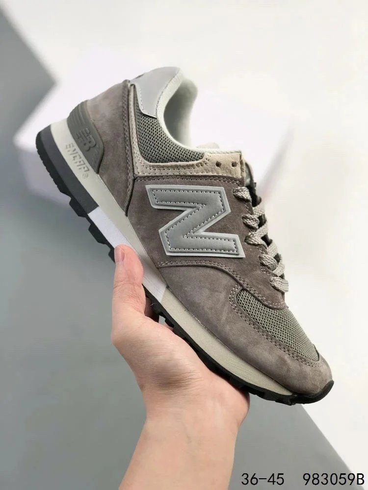 New Balance gray sneakers in classic athletic style - Image 4